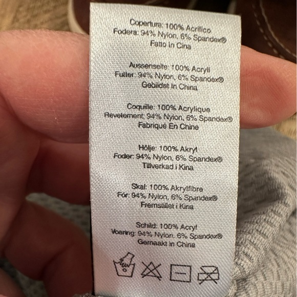 (2) Under Armour Stria Beanie Purple Pink Mesh Lining Cozy Warm - Picture 10 of 11